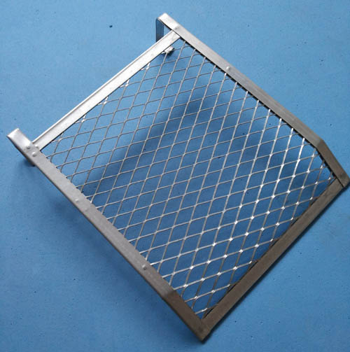 2-3gallon metal bucket grid 4 sided